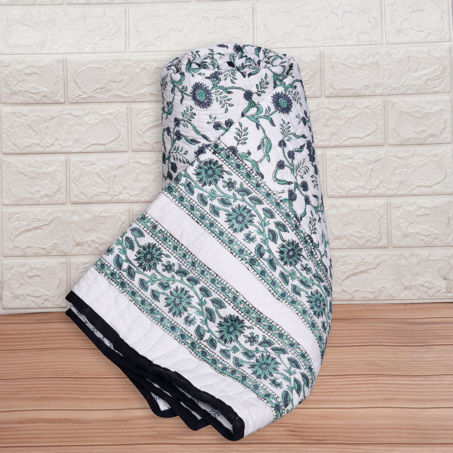 Single bed pure cotton quilted lightweight hand printed blanket (Duvet / comforter 60 x 90 Inches)